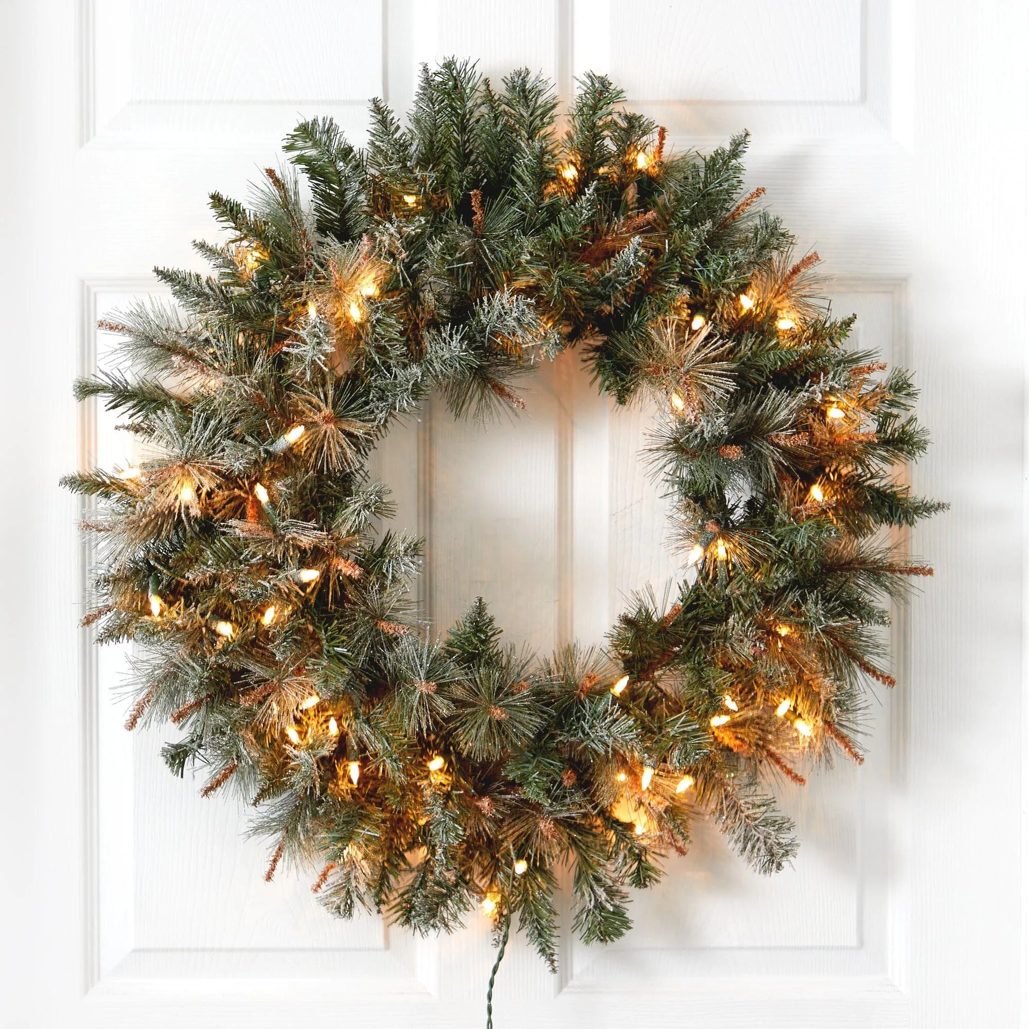 30” Lighted Frosted Pine Wreath